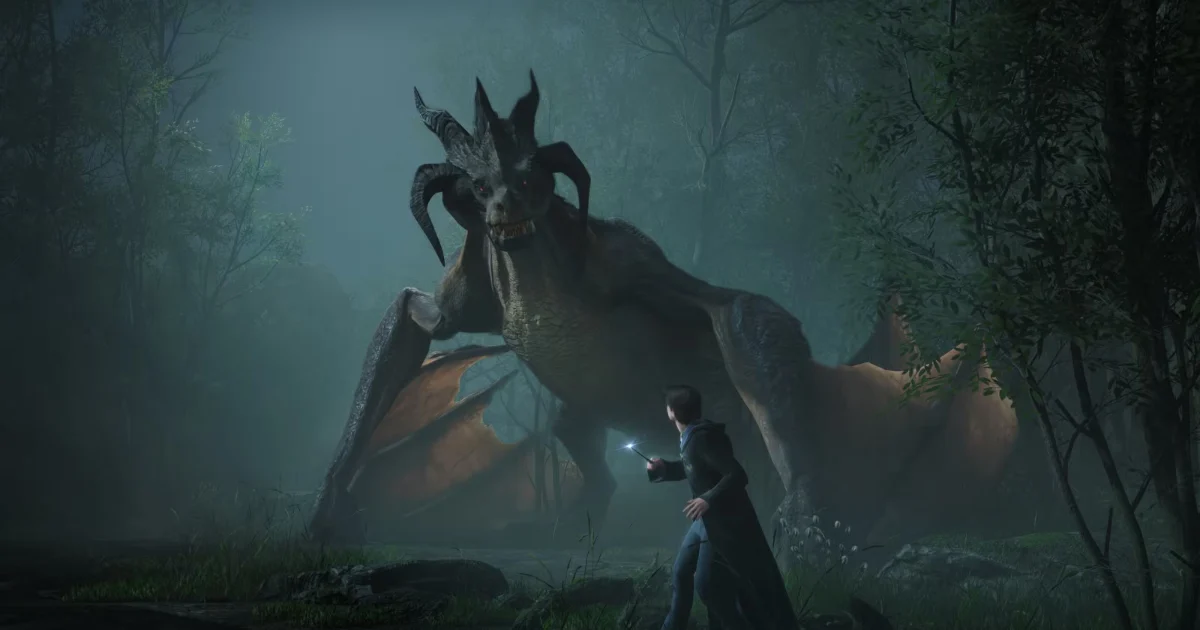 Sorcier face à un dragon dans une forêt sombre, scène de Hogwarts Legacy